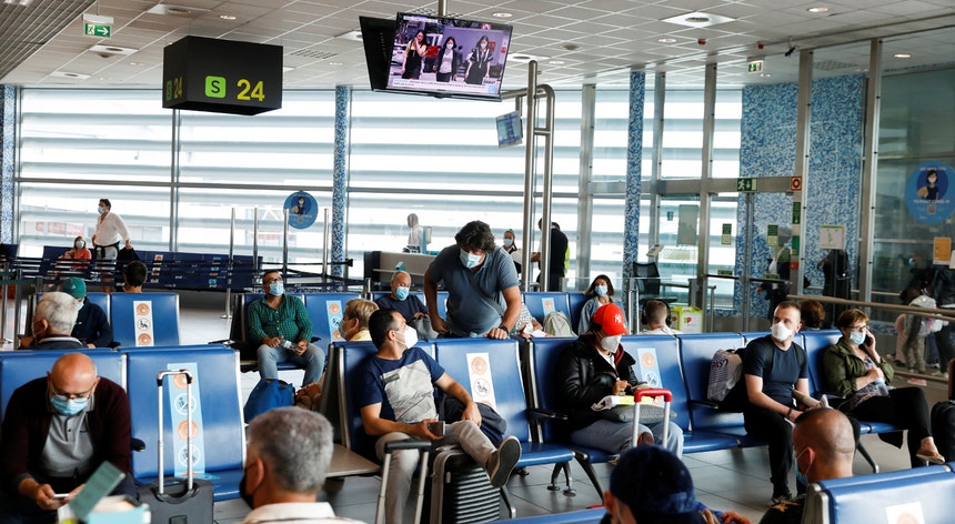 Aeroporto de Lisboa já recebeu quase uma centena de passageiros infectados