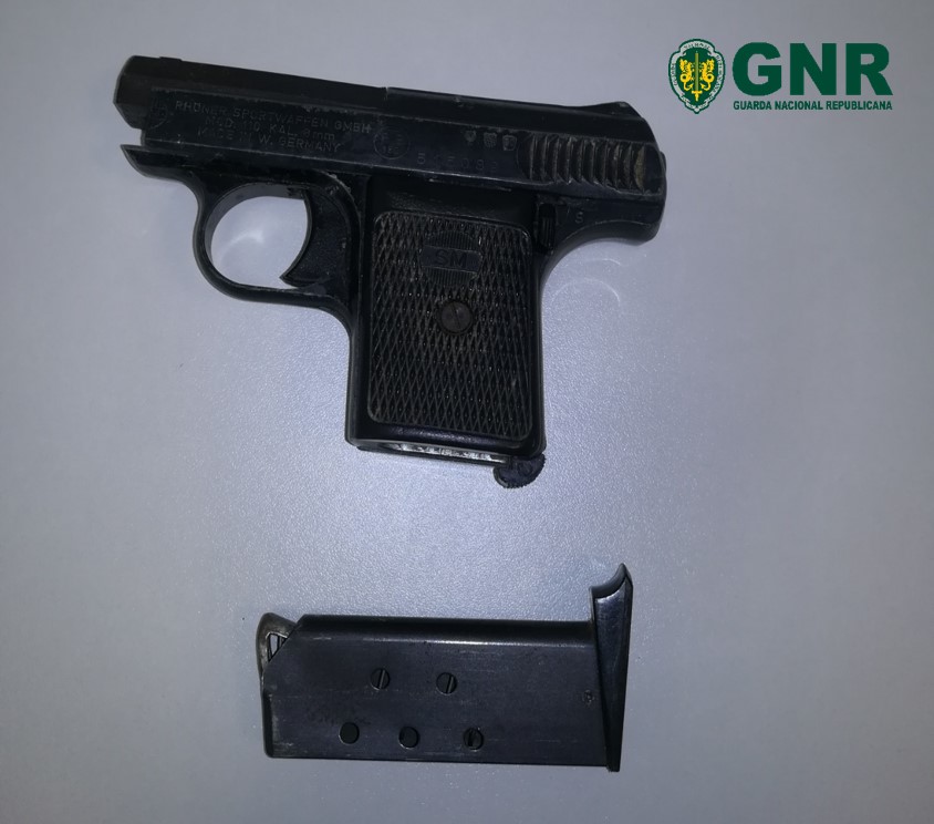 Detidos por violência doméstica e apreensão de arma de fogo em Fafe