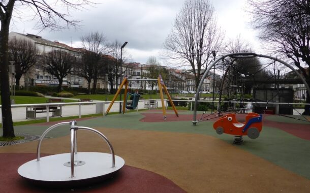 DGS “nem de perto nem de longe” recomenda reabertura de parques infantis