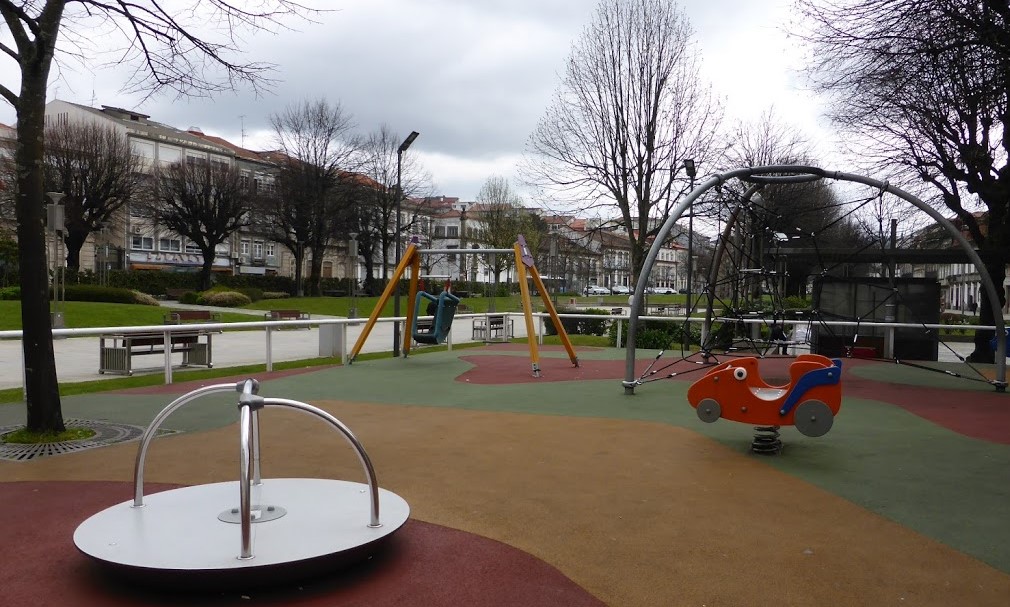 DGS “nem de perto nem de longe” recomenda reabertura de parques infantis
