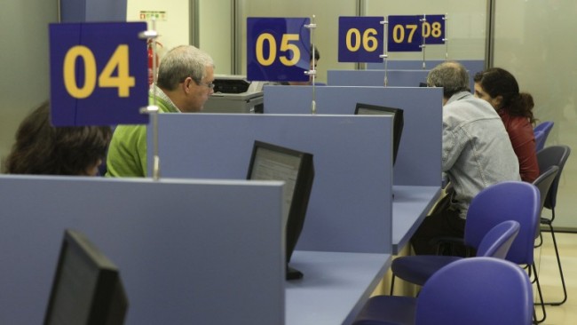 Governo garante que não vai congelar carreiras na Administração Pública