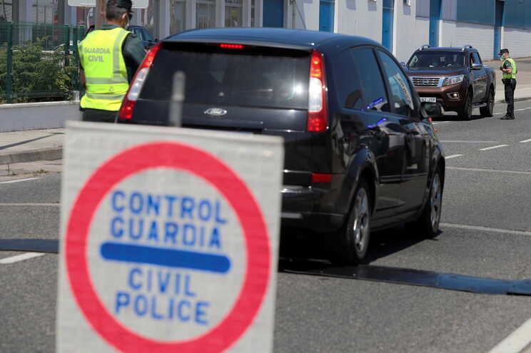 Portugueses obrigados a dar contactos para visitar a Galiza