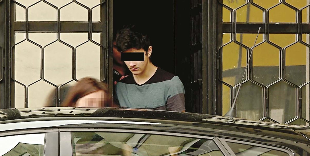 Jovem que matou o pai à machadada em Barcelos. Tribunal considera que crime foi praticado sem qualquer motivo forte