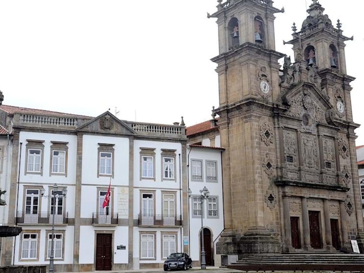 BE questiona Governo sobre cobrança de jóia para admissão de idosos na Irmandade de Santa Cruz de Braga