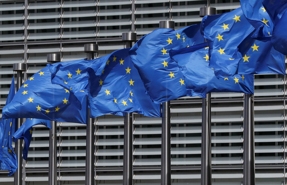 Menos dois países com permissão para viajar para a União Europeia