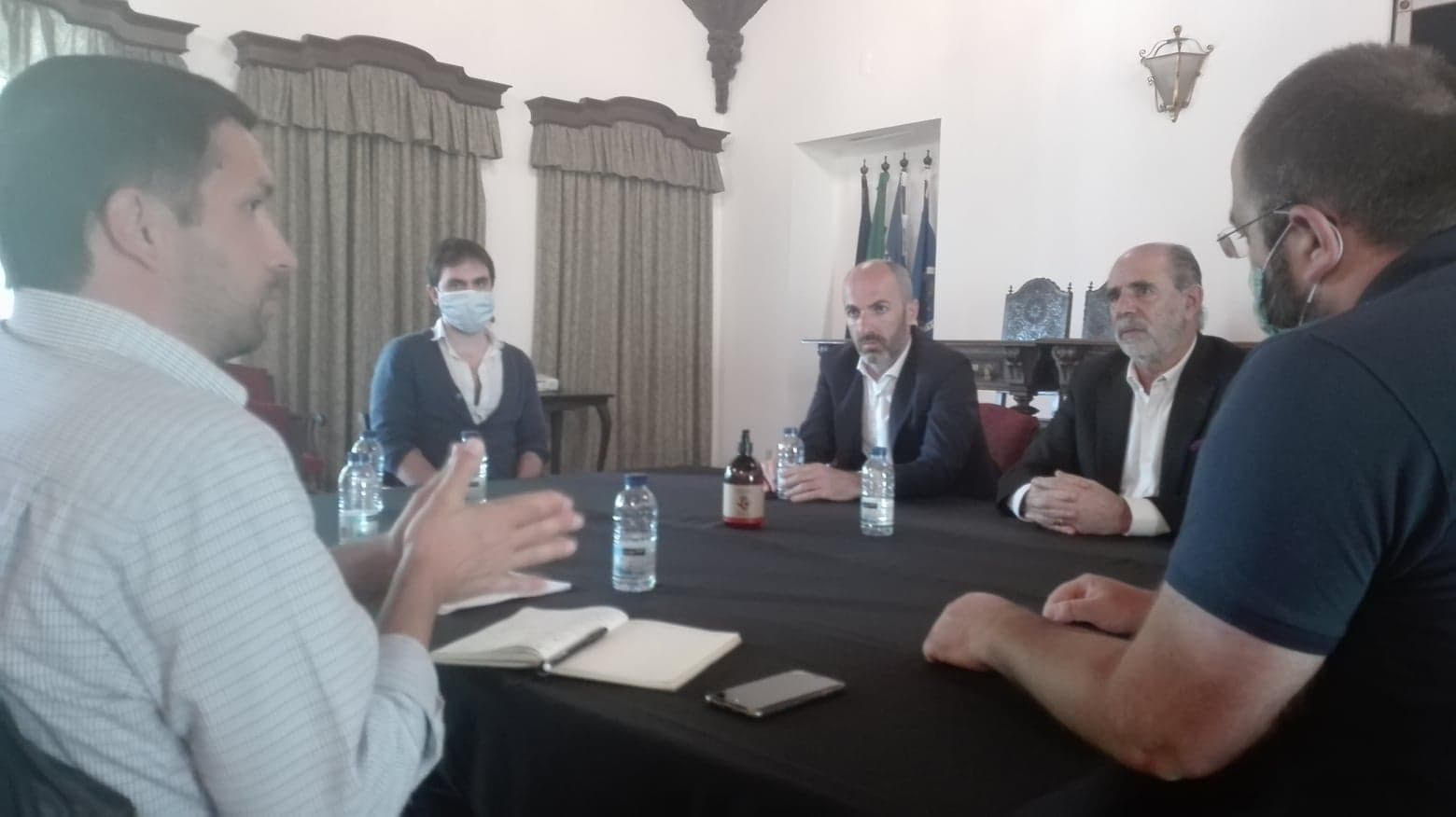 João Ferreira questiona Comissão Europeia sobre apoios para fazer face a comércio electrónico “altamente concorrencial”