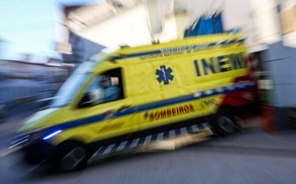 Colisão entre carro e ambulância faz um morto e cinco feridos em Famalicão