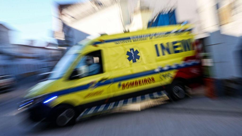 Colisão entre carro e ambulância faz um morto e cinco feridos em Famalicão