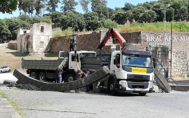 Câmara de Braga garante reposição do pórtico do Estádio 1.º de Maio derrubado por um camião “tão breve quanto possível”