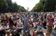 Covid-19. Manifestações em Berlim contra restrições deixam 45 polícias feridos