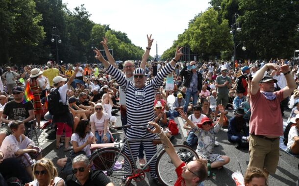 Covid-19. Manifestações em Berlim contra restrições deixam 45 polícias feridos