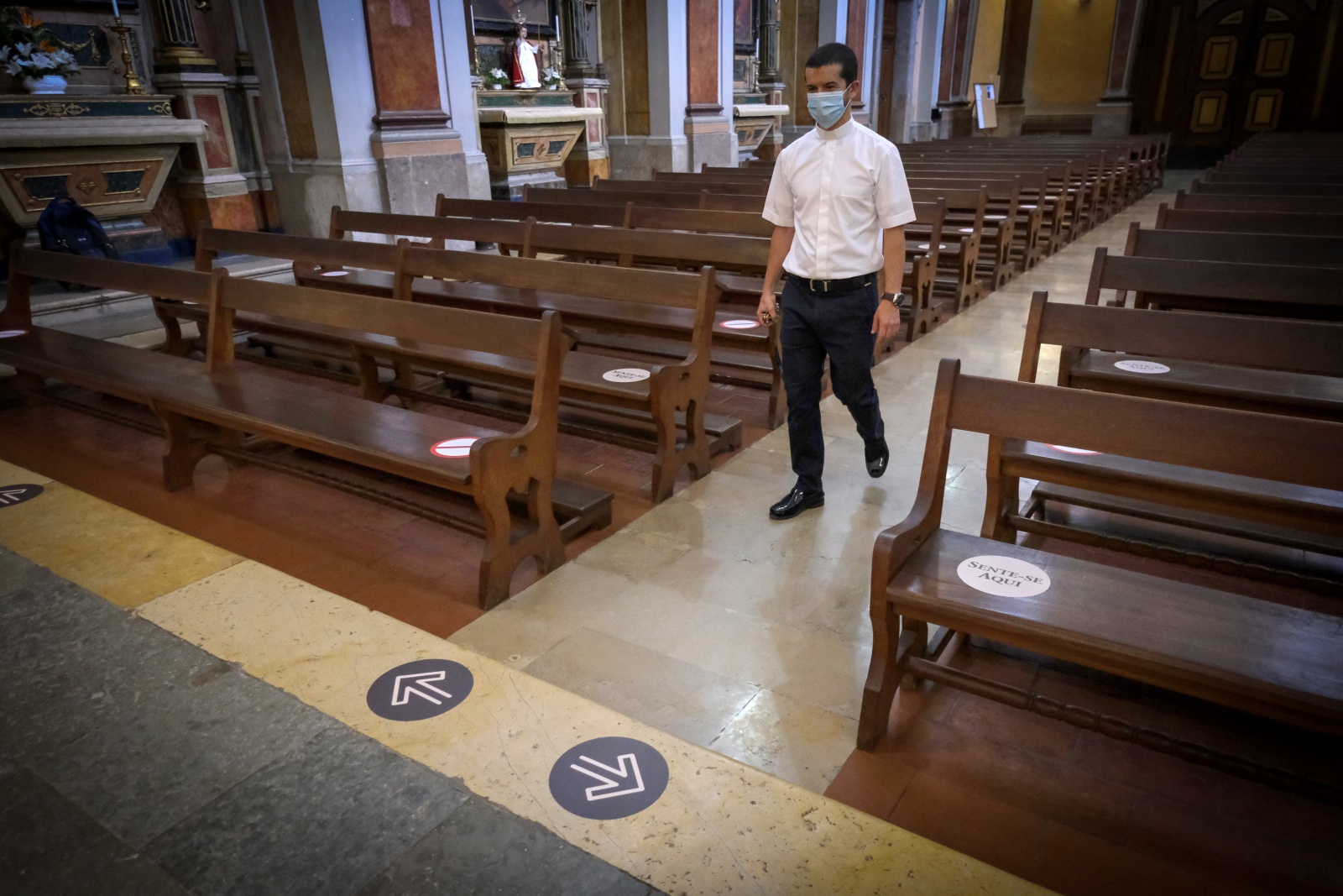 Encontro com seis padres infectados cumpriu as normas da DGS, garante Opus Dei