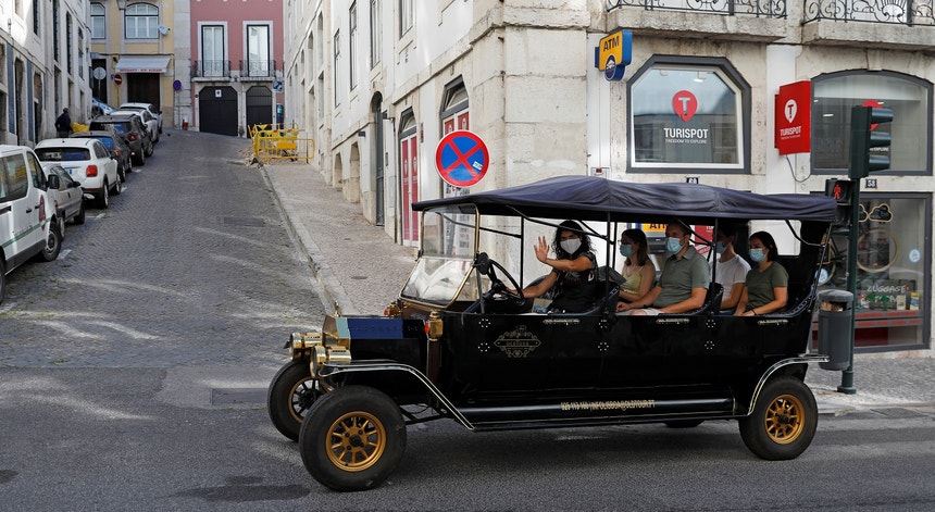 Mais três mortos e 244 novos casos de covid-19 em Portugal. Norte somas mais 83 infectados no Norte