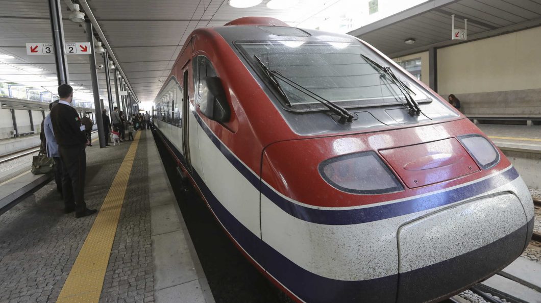 CP reforça Alfa entre Porto, Lisboa e Faro todos os sábados até Outubro