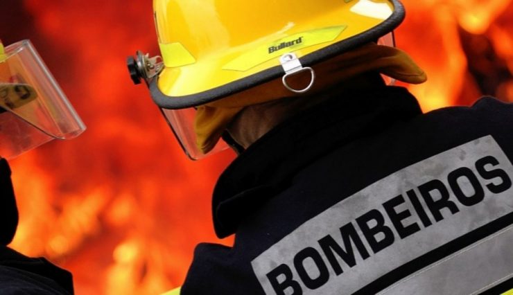 Incêndio destrói habitação de emigrantes em Valença