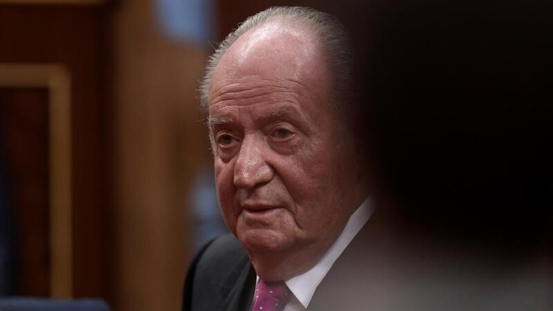 Juan Carlos abandona Espanha em declínio e sob suspeitas de corrupção