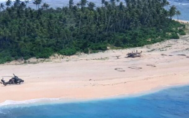 SOS na areia ‘resgata’ três homens de ilha do Pacífico