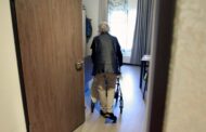 Inglaterra e Escócia escondem mortes em lares de idosos para proteger interesses económicos