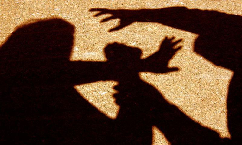 Empurrões e bofetadas aos pais atiram homem para a cadeia em Braga