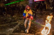 Colômbia. Homem morre após o uso repetido de um taser por dois polícias em Bogotá (c/vídeo)