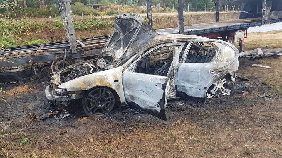 Carro roubado aparece horas depois carbonizado em Braga