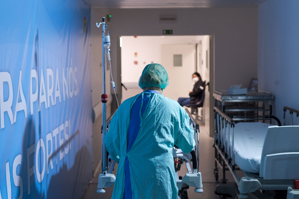 Hospital de Guimarães já sente “pressão” do aumento de casos de infecção de covid-10