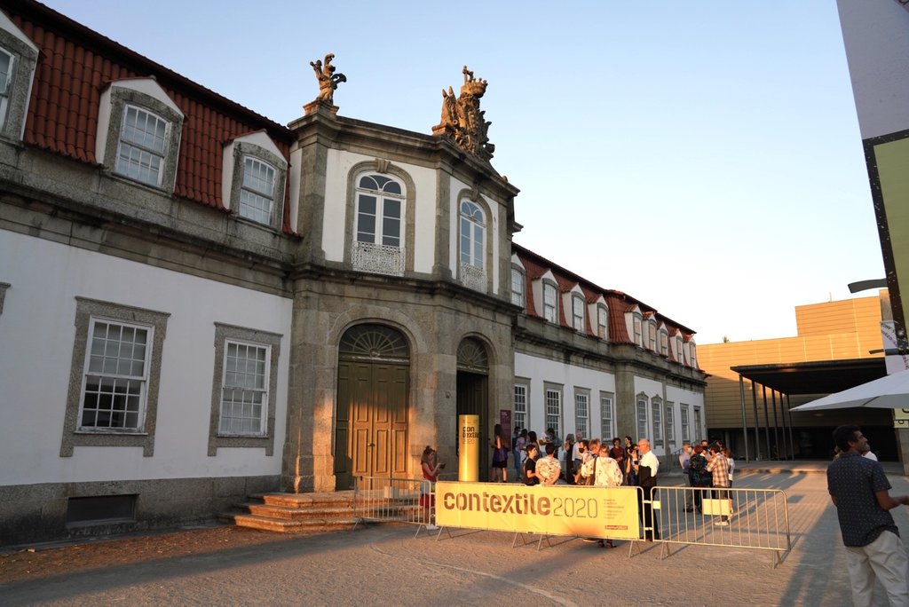 Director geral das Artes considera Bienal da Arte Têxtil de Guimarães “exemplo a seguir”