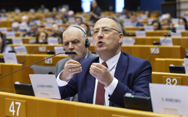 Parlamento Europeu aprova novos recursos próprios e pressiona Estados-Membros para acelerar Fundo de Recuperação