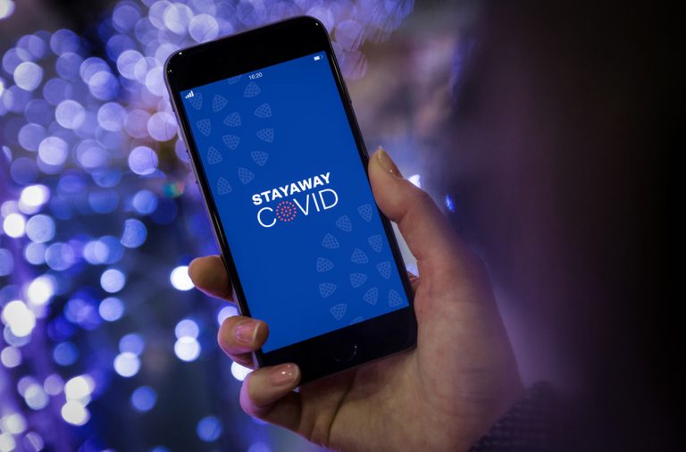 Deco coloca reservas à instalação da aplicação StayAway Covid