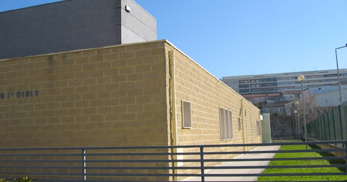 Escola de Braga fechada por falta de funcionários já reabriu