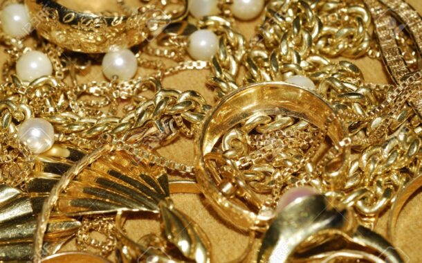 Mulher detida por burla de 21 mil euros em ouro em Braga