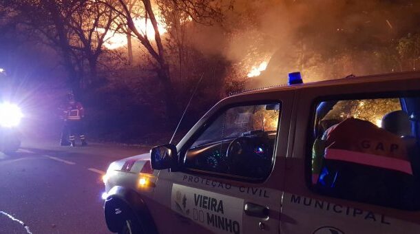 Detido septuagenário que tentou impedir combate a fogo que provocou em Vieira do Minho