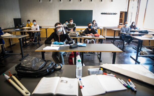 Governo emite orientações para apoio a alunos de risco. Confira o que já se sabe sobre o regresso às aulas o que