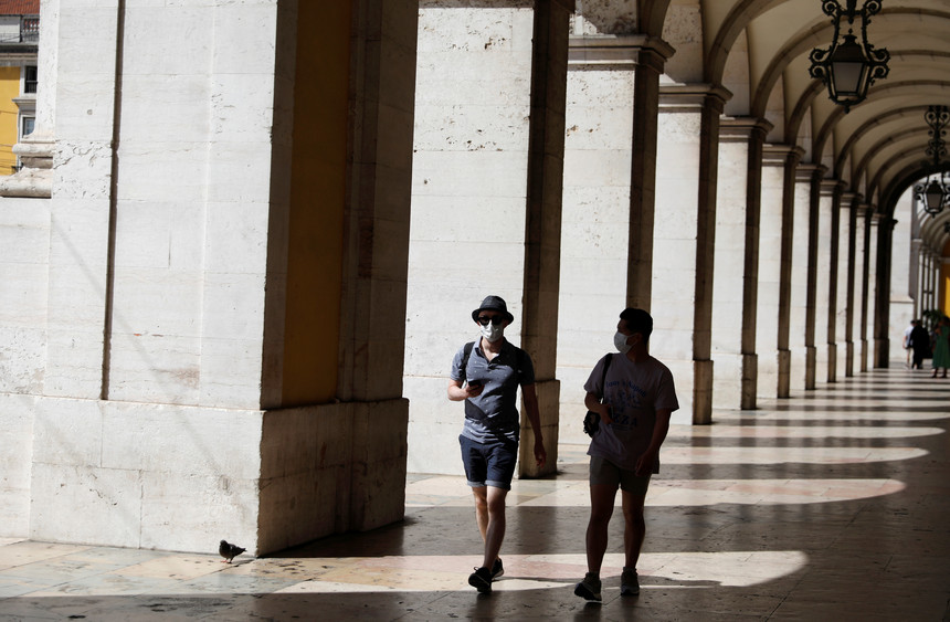 Mais 849 casos e cinco mortes em Portugal. Quinto pior dia desde Março