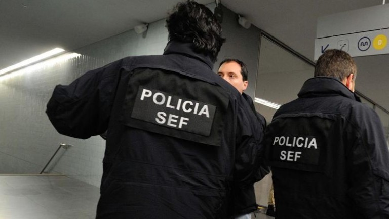 SEF apanha homem condenado a prisão que tentava viajar do Porto para Dublin