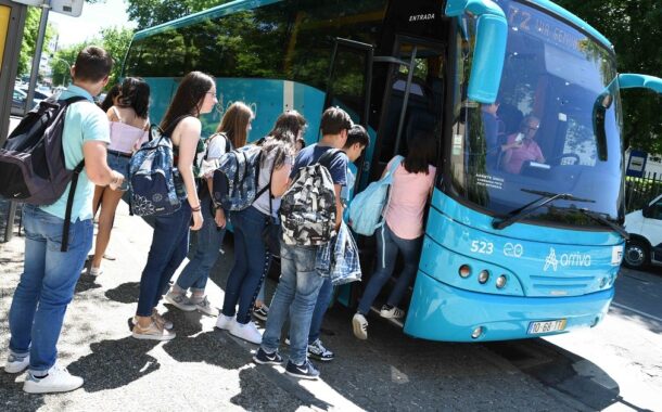 Câmara de Famalicão acusa Arriva de incumprimento nos transportes escolares. Empresa promete corrigir situação