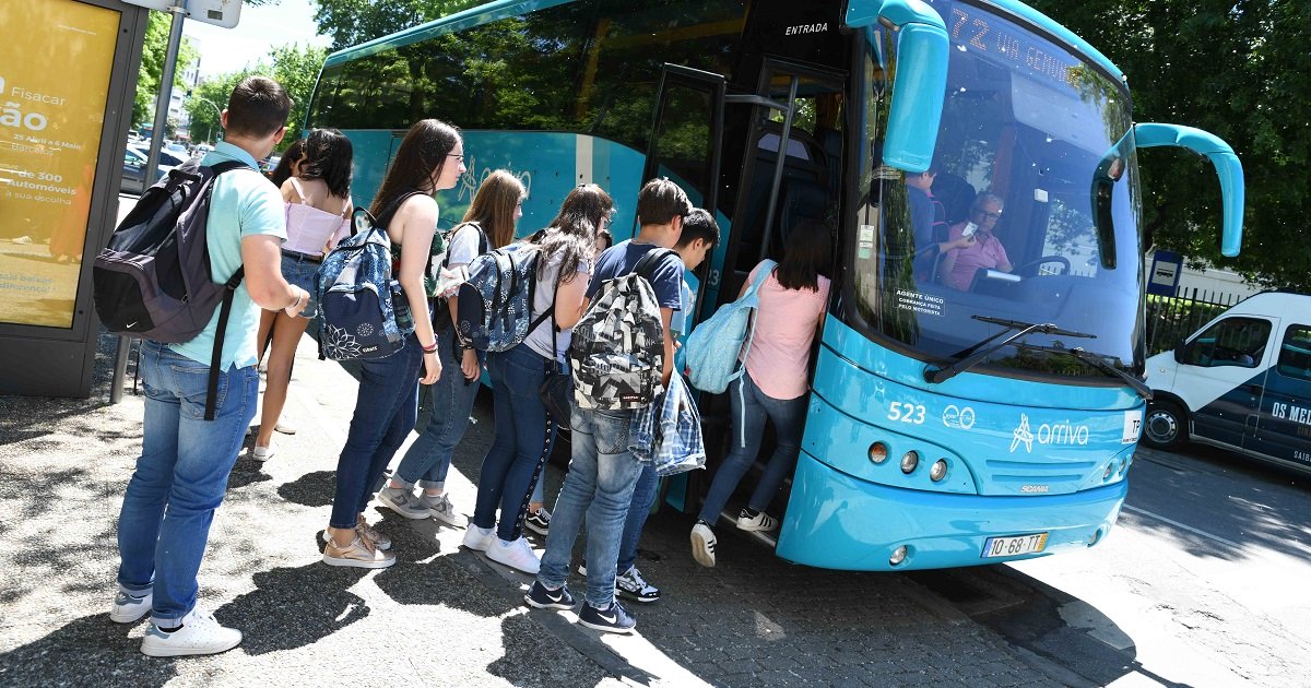 Câmara de Famalicão acusa Arriva de incumprimento nos transportes escolares. Empresa promete corrigir situação