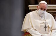 Papa Francisco apoia uniões de facto de casais homossexuais