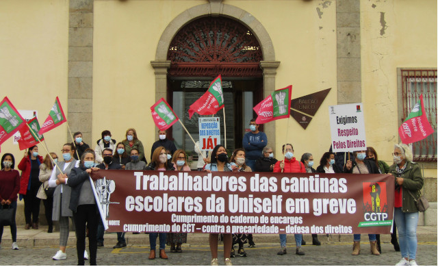 Greve de trabalhadores das cantinas escolares deixa 60% dos alunos de Barcelos sem refeições