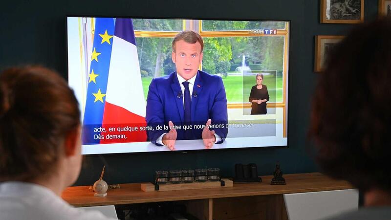 Macron anuncia recolher obrigatório em várias cidades francesas