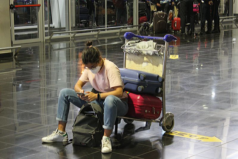 Cidadãos que viajem por razões familiares isentos de quarentena na UE