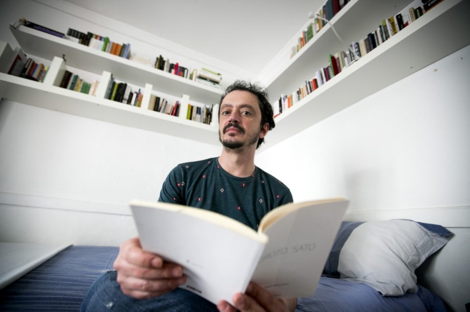 Programa de residências literárias de Braga continua em 2021 com romancista Valério Romão