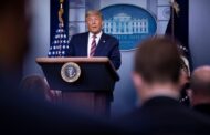 Trump insistiu na tese de fraude eleitoral e três das principais televisões interromperam a transmissão por ser “falso”
