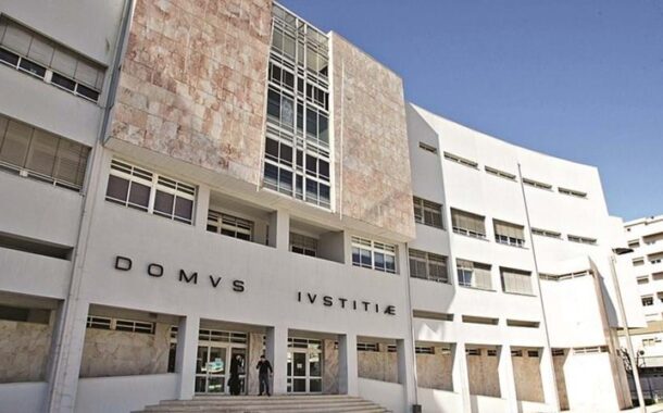 Mulher que deu facada nas costas do marido em Esposende ouve sentença esta sexta-feira