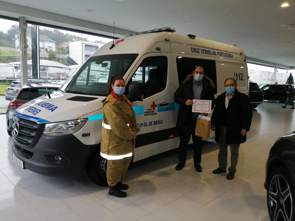 Cruz Vermelha de Braga compra ambulância e monta posto de testes covid-19 no Sameiro