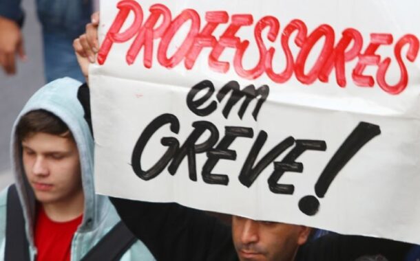 Professores em greve esta sexta-feira ameaçam fechar escolas de norte a sul do país