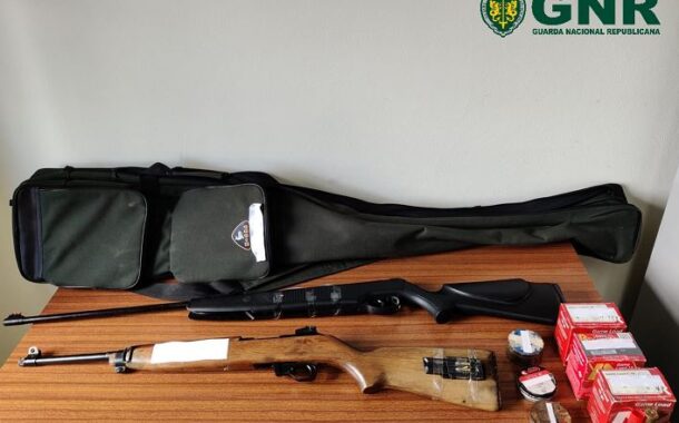 Homem de 50 anos detido por posse ilegal de armas e violência doméstica em Melgaço