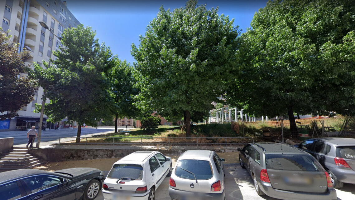 Arrancou requalificação da Praça do Bocage em Braga. Obra inclui anfiteatro, zonas verdes e parque infantil