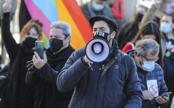 ‘Antifas’ de Braga e Barcelos juntam-se a manifestação contra a presença de Marine Le Pen em Portugal