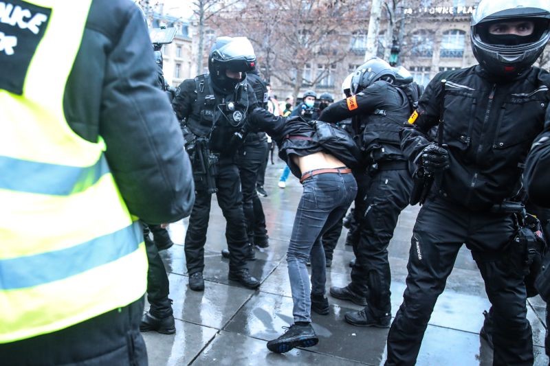 Vários detidos durante protestos em França contra a Lei de Segurança Global